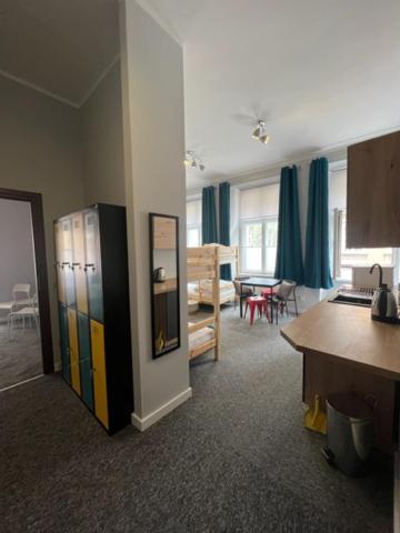 Hostel Plac Kolegiacki Poznań Esterno foto