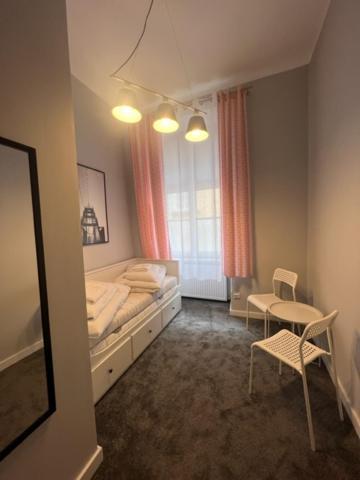 Hostel Plac Kolegiacki Poznań Esterno foto
