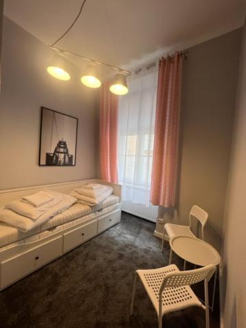 Hostel Plac Kolegiacki Poznań Esterno foto
