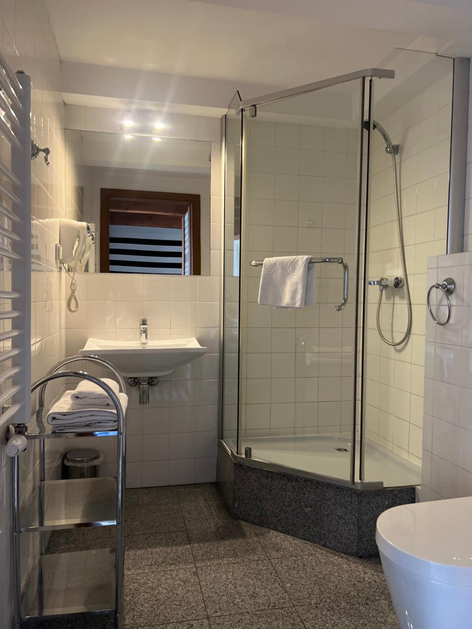 Hostel Plac Kolegiacki Poznań Esterno foto